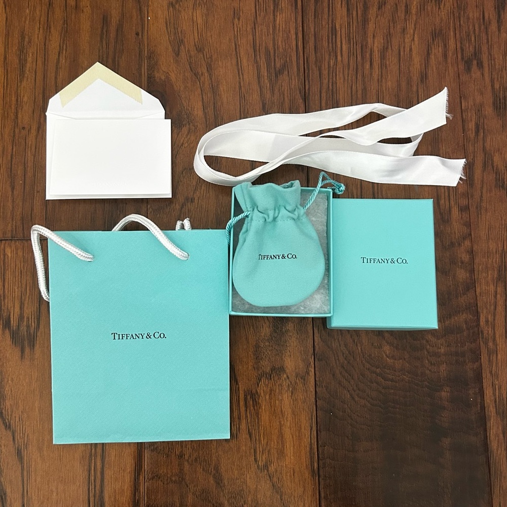 Tiffany & Co gift box set - Picture 2 of 4